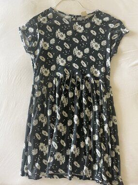 Zara 13/14 (also S/P) Black and White Daisies Dress